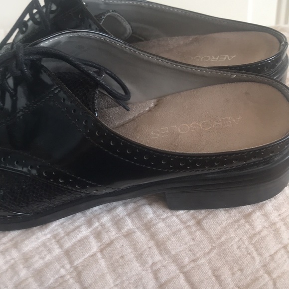 Aerosolizes black patent wing tip slides size 7 - Picture 5 of 7